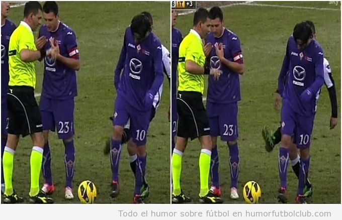 Imagen graciosa de Antonio di Natale, del Udinese, dando patada delante del árbitro