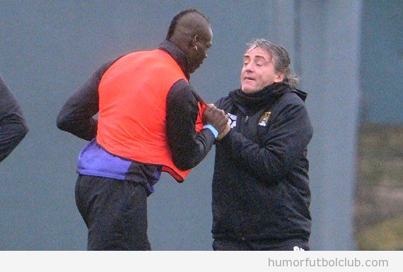 Balotelli agrede a Mancini en un entrenamiento