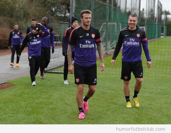 Lukas Podolski contento de que Beckham entrene con el Arsenal