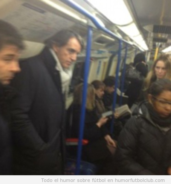 El entrenador Roberto Mancini coge el metro para ir al Arsenal Liverpool