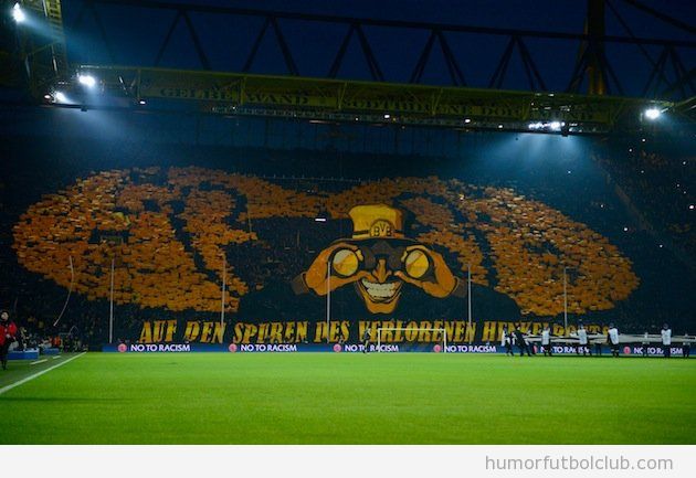 Tifo espectacular de la afición del Borussia Dortmund ante el el Málaga