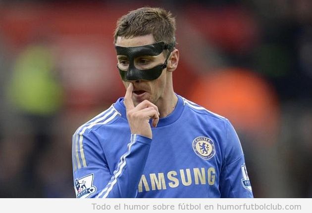 Fernando Torres con máscara