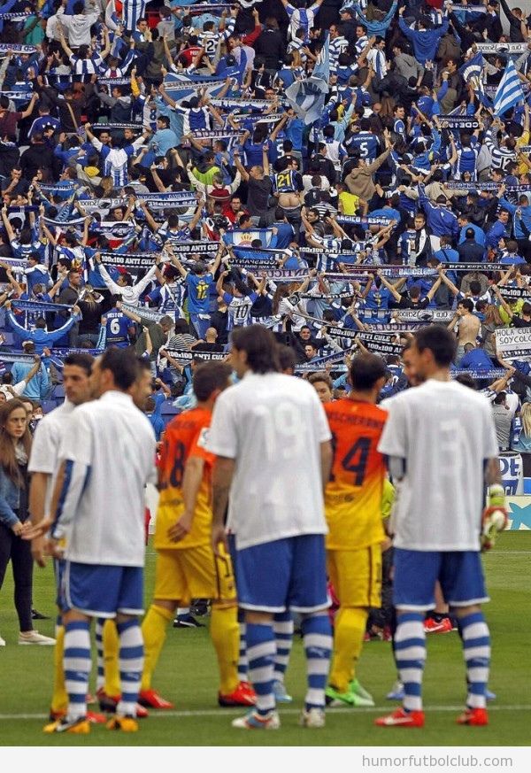 Los aficionados de Espanyol le dan la espalda al pasillo de honor al Barça