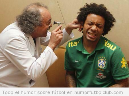 Foto graciosa de Marcelo, revisión médica en Brasil