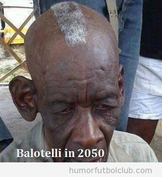 Imagen graciosa de un señor mayor negro con peinado Balotelli