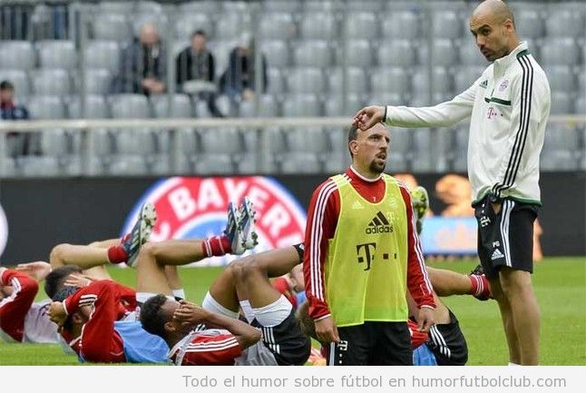 Foto divertida de Ribery y Guardiola en un entrenamiento del Bayern de Munich