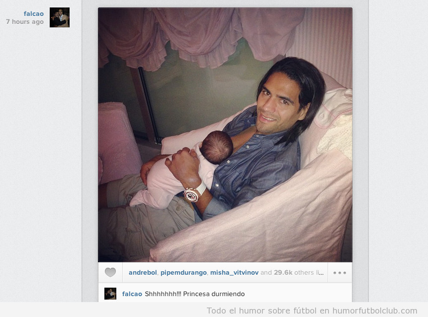Foto bonita de Radamel Falcao con su bebé recién nacido