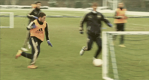 Gif animado gracioso, Torres humilla a Hazard en un entrenamiento