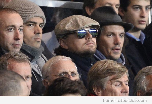 Leonardo DI Caprio con gafas de sol viendo el PSG Leo Di Caprio viendo el PSG vs Anderlecht 