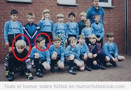 Özil y Neuer de niños en el mismo equipo del colegio