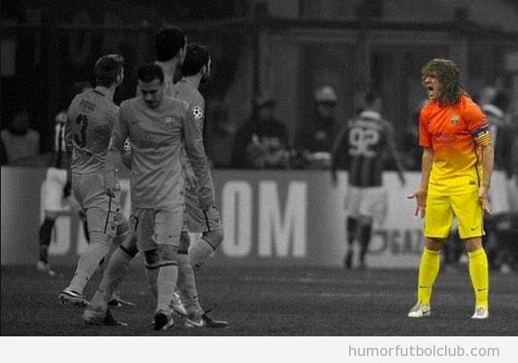 Foto de Puyol gritando a sus compañeros del Barça