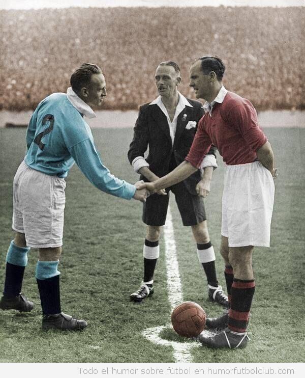 Fotos antiguas fútbol, derby Manchester City vs Manchester United 1947