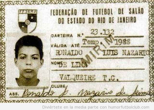 Carnet de fundación fútbol de Ronaldo Luiz Nezario de Lima de niño