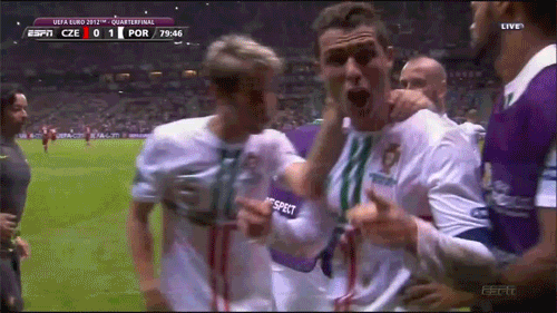 Gif de la celebración del gol ante República Checa dedicado a Messi Eurocopa 2012