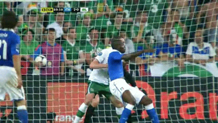 Gif del gol de balotelli en el Italia Irlanda Eurocopa 2012