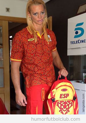 Fotomontaje de Belén Esteban con el chándal de la selección española JJ00 2012