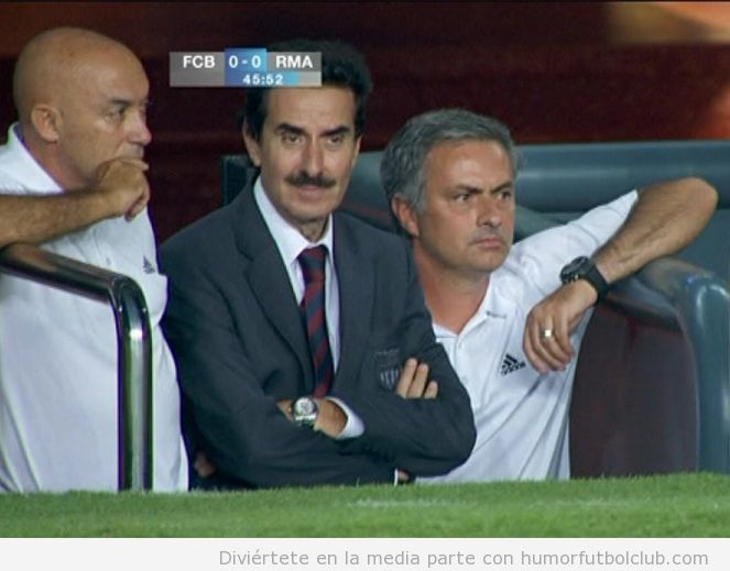 The Observer con Mourinho en el partido de ida Real Madrid Barça Supercopa 2012