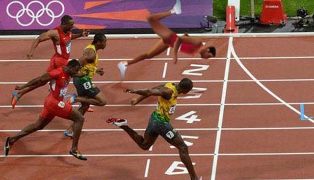 Foto divertida de un meme en horizontal para ganar a Bolt en una carrera metiendo la cabeza