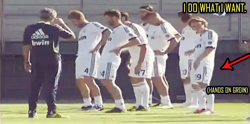 Gif gracioso de Luka Modric tocándose los huevos en el entrenamiento Real Madrid
