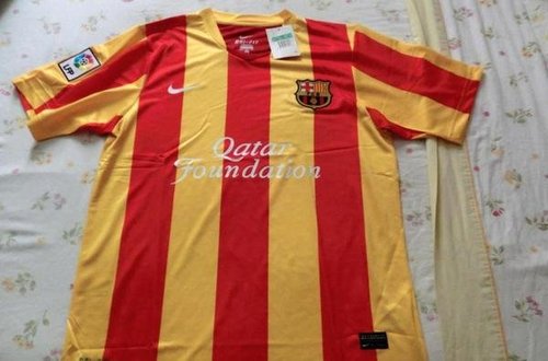 Segunda equipación del Barça con la bandera Catalunya, la senyera, para temporada 2013-2014