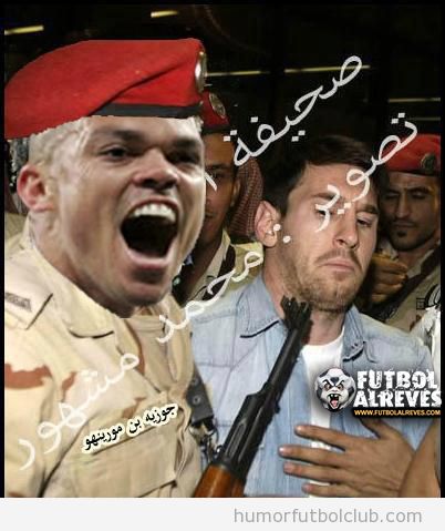 Fotomontaje gracioso de Pepe vestido de Policía de Arabia Saudí apuntando a Messi con pistola