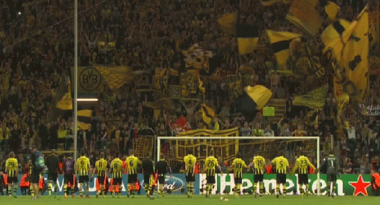 Gif animado de la celebración del Borussia Dortmund tras la victoria ante el Madrid