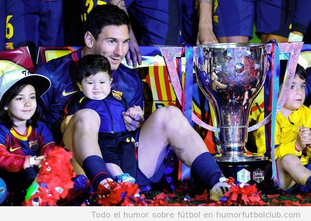 Foto graciosa de Thiago, el hijo de Messi, en la celebración de la Liga