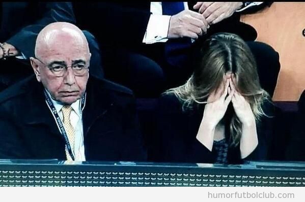 Imagen graciosa de la reacción de Galliano y Bárbara Berlusconi ante el piscinazo de Neymar en el AC Milan vs Barça
