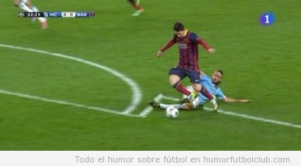 Imagen photoshopeada, penalty de Messi en el MAnchester City.- Barça