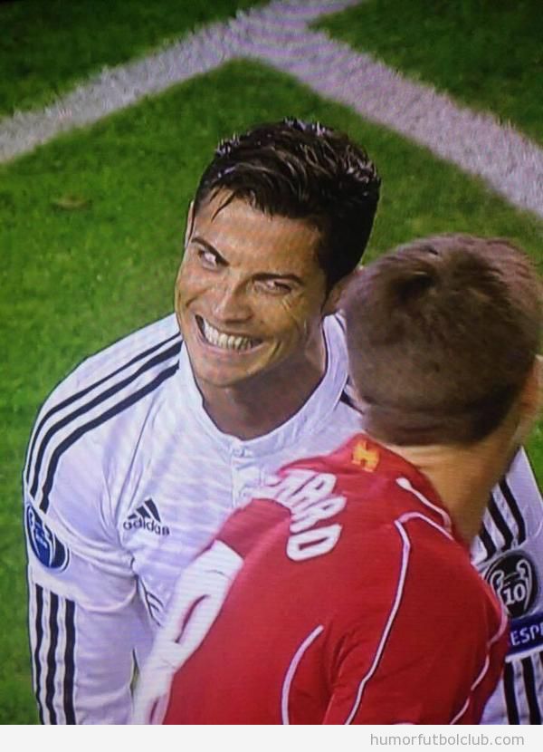 Foto graciosa Cristiano Ronaldo en Man United vs Real Madrid