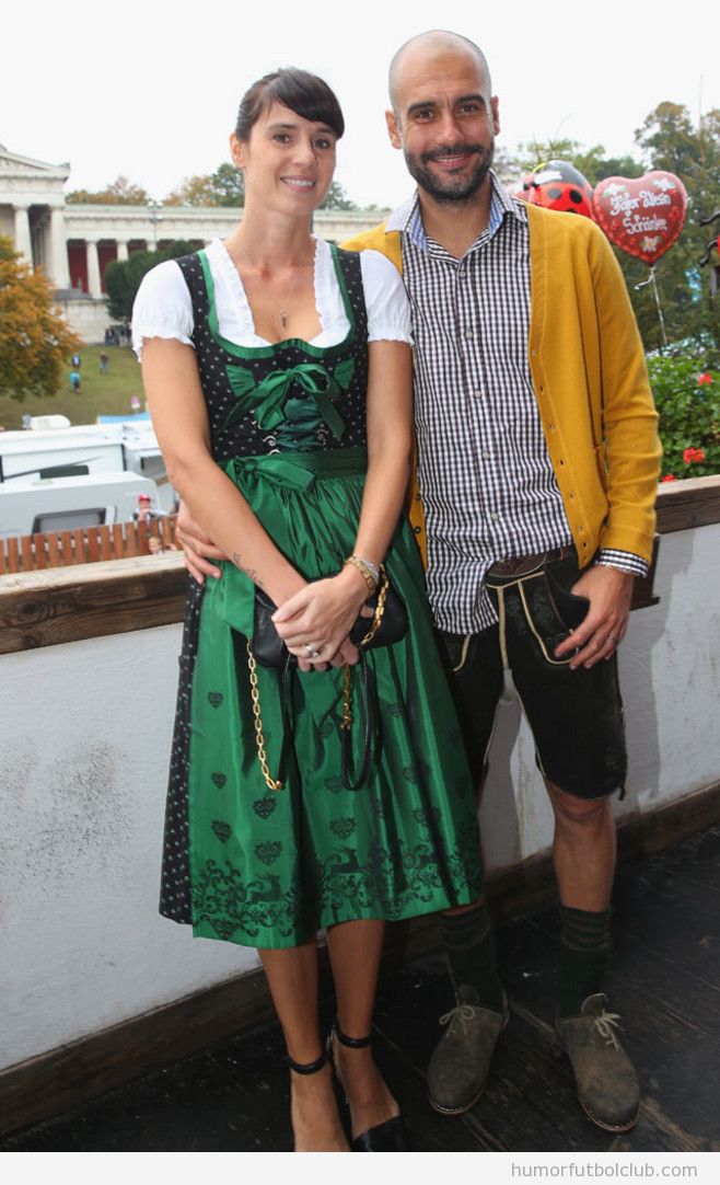 Pep Guardiola y su mujer en el en Oktoberfest