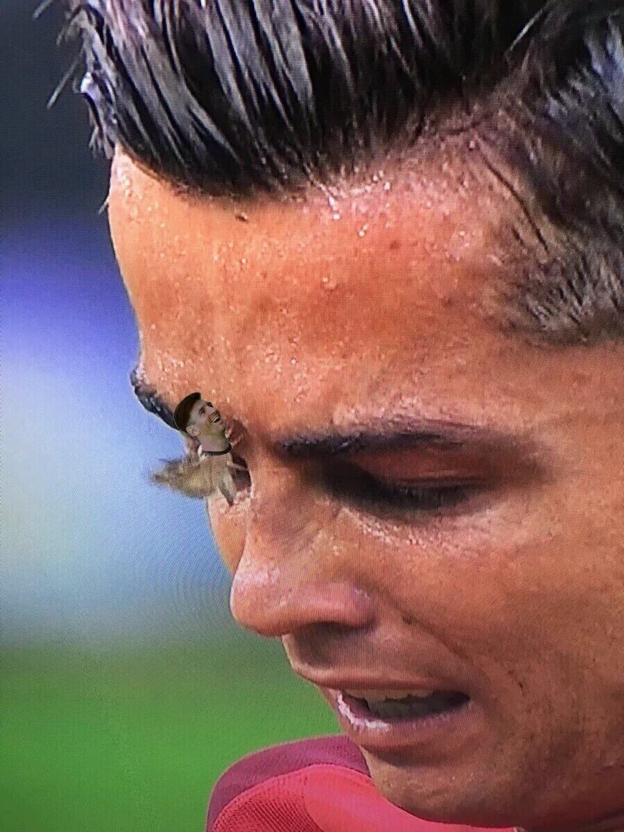 Fotomontaje gracioso polilla Messi en ojo Cristiano Ronaldo final Eurocopa 2016